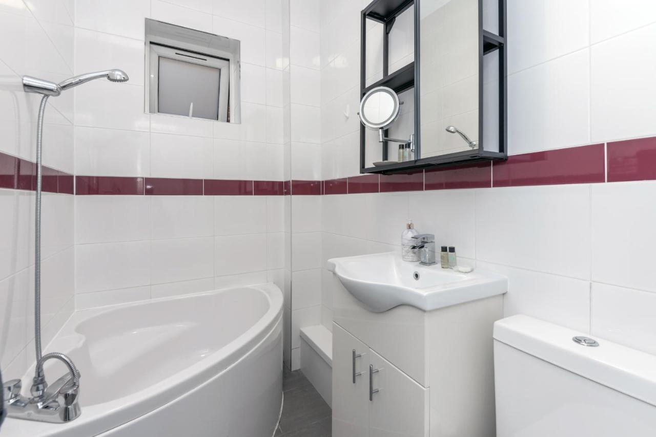 Taylor'S Apartment Wimbledon Londra Esterno foto