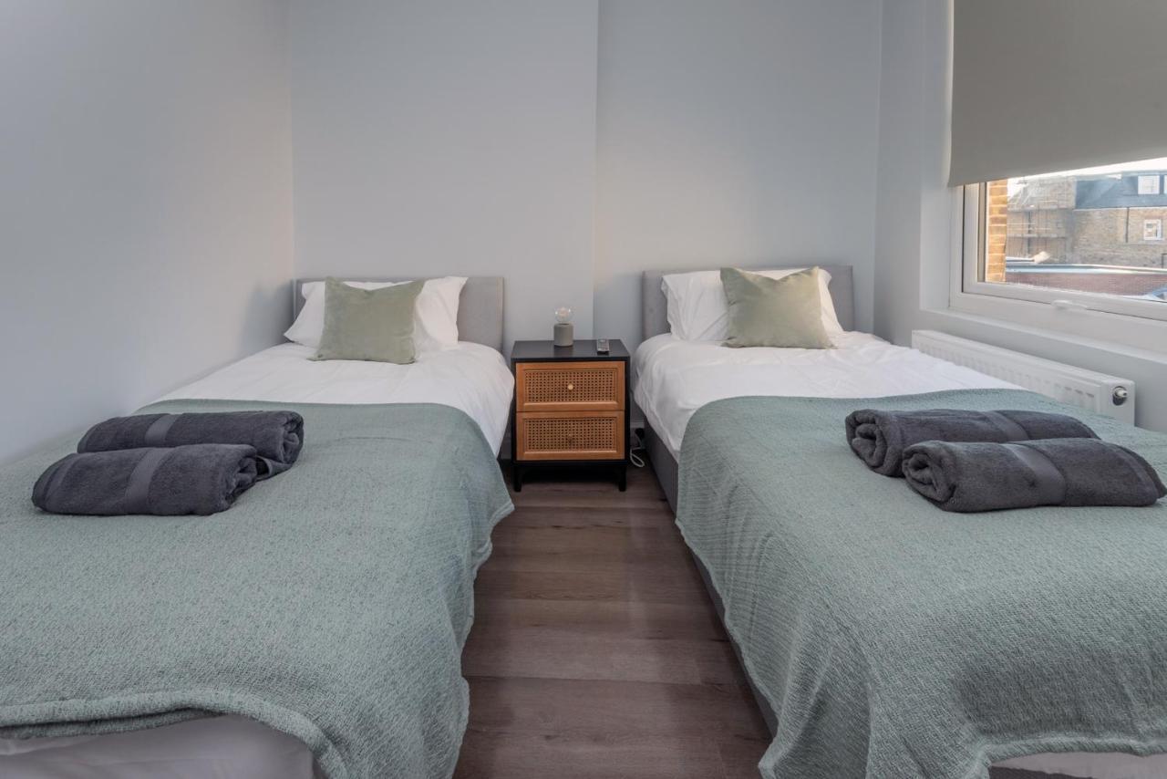 Taylor'S Apartment Wimbledon Londra Esterno foto