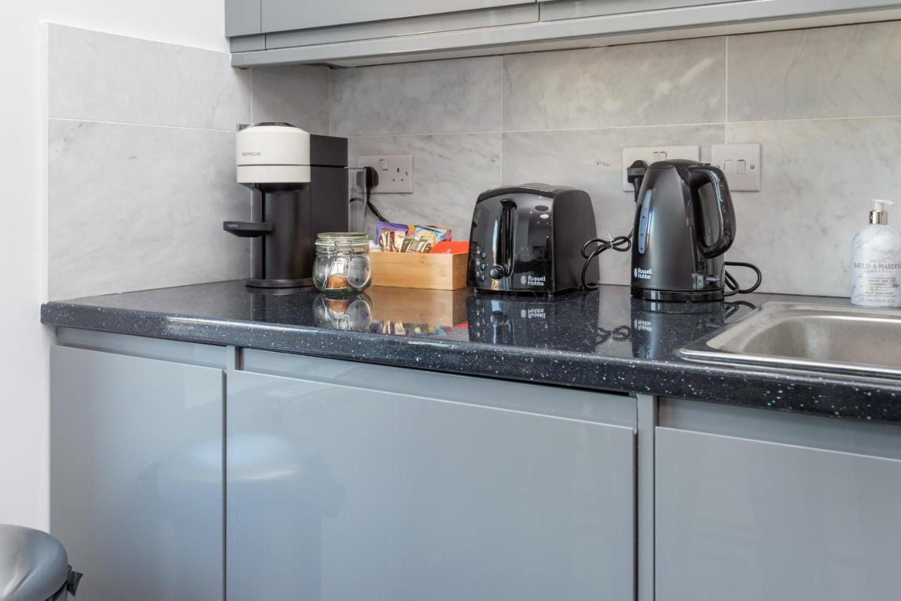 Taylor'S Apartment Wimbledon Londra Esterno foto