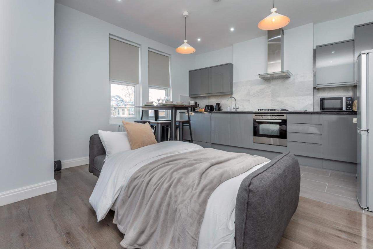 Taylor'S Apartment Wimbledon Londra Esterno foto